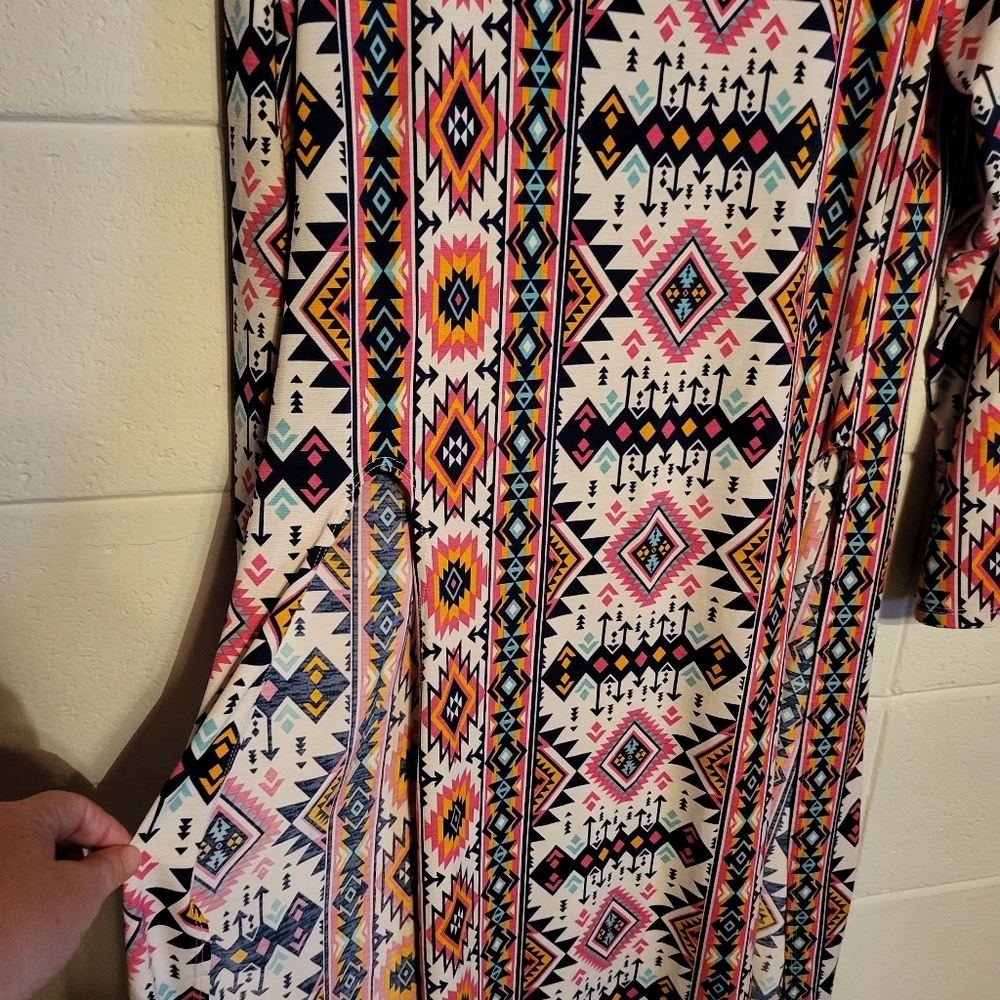 L & B Aztec Tunic - Picture 6 of 7